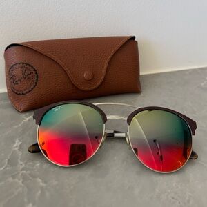 Ray-Ban Round Sunglasses with Gradient Lenses